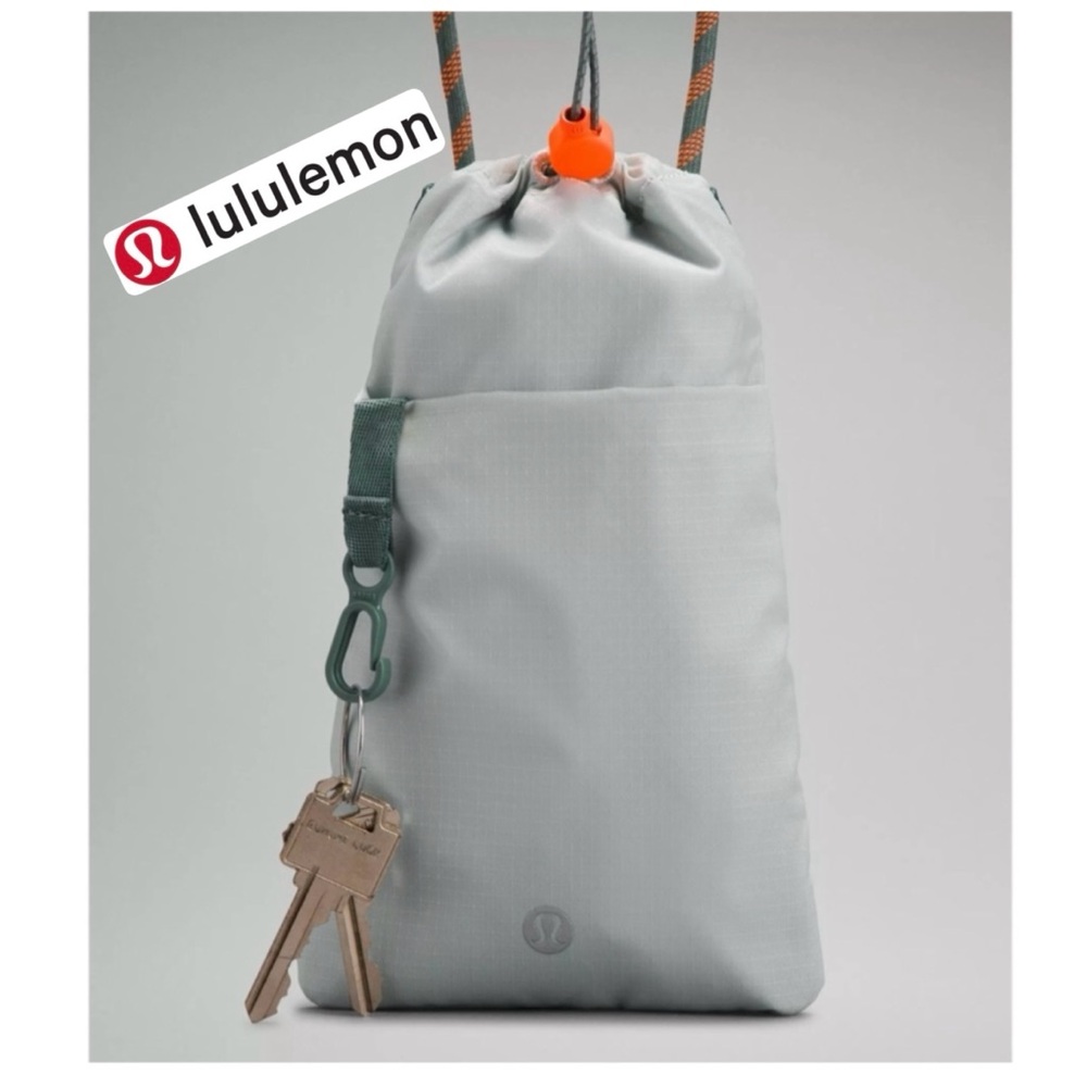 🧘🏻‍♀️Lululemon Play Forward Crossbody Pouch